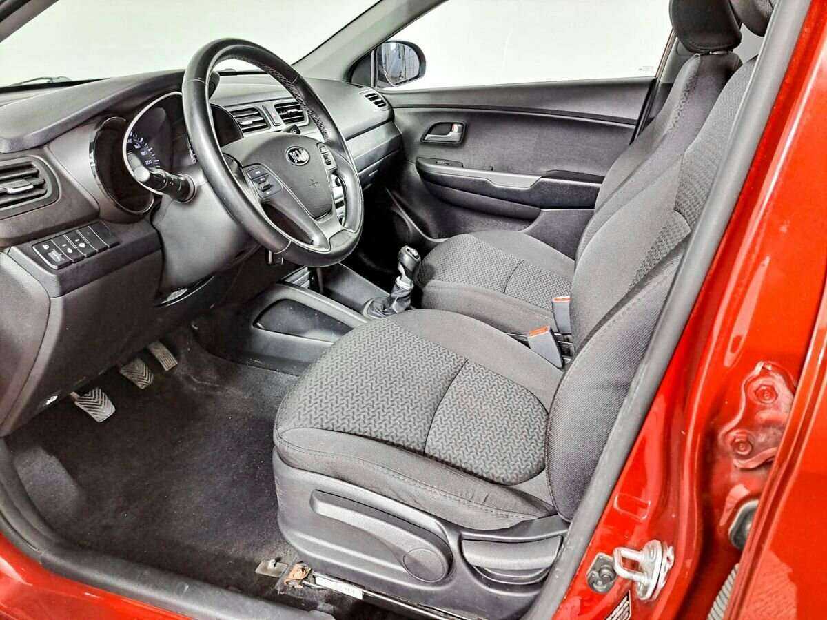 Kia Rio с пробегом — 2016 год. Фото: #13