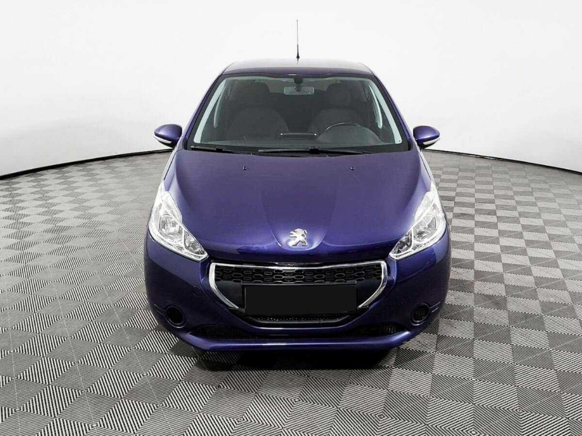 Peugeot 208 с пробегом — 2013 год. Фото: #1