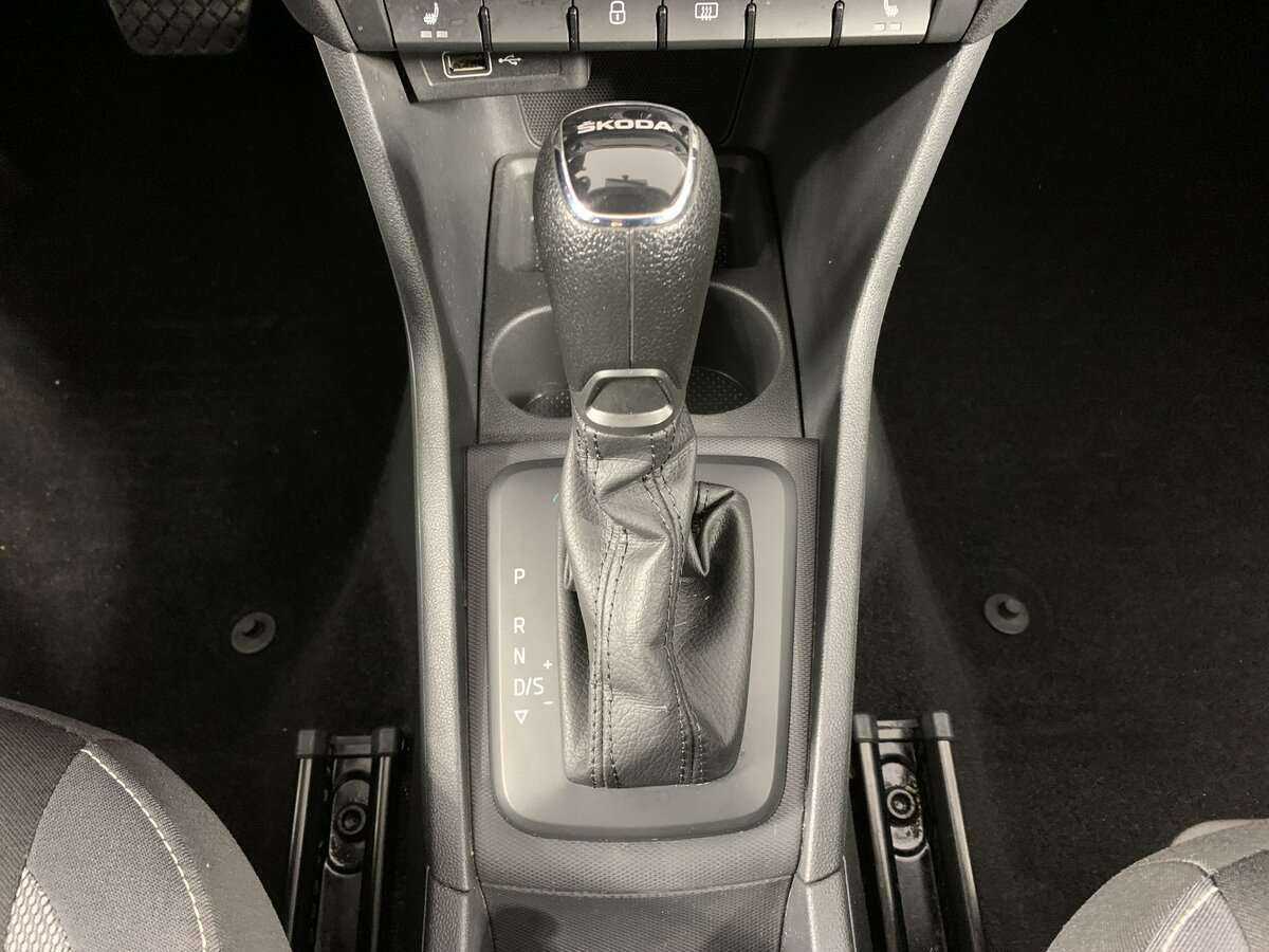 Skoda Rapid с пробегом — 2019 год. Фото: #17