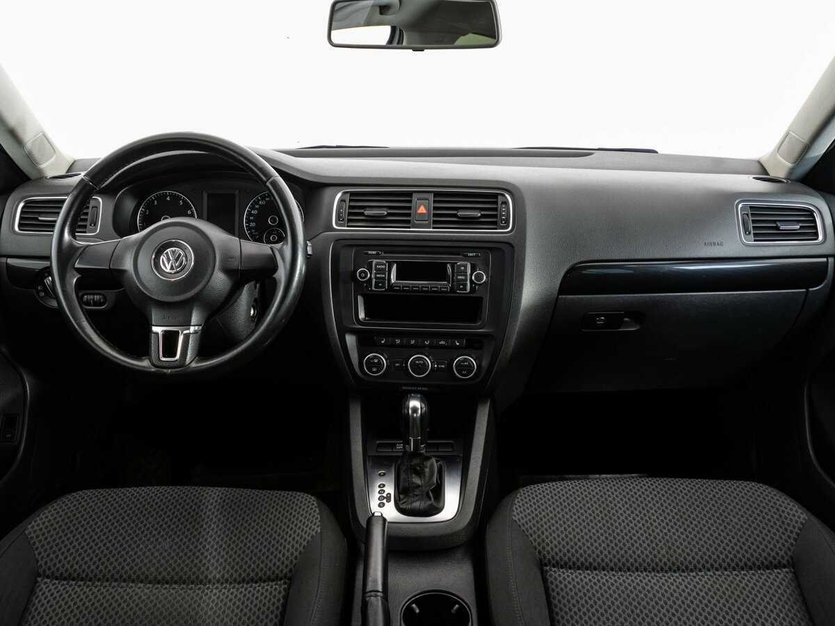 Volkswagen Jetta с пробегом — 2012 год. Фото: #7