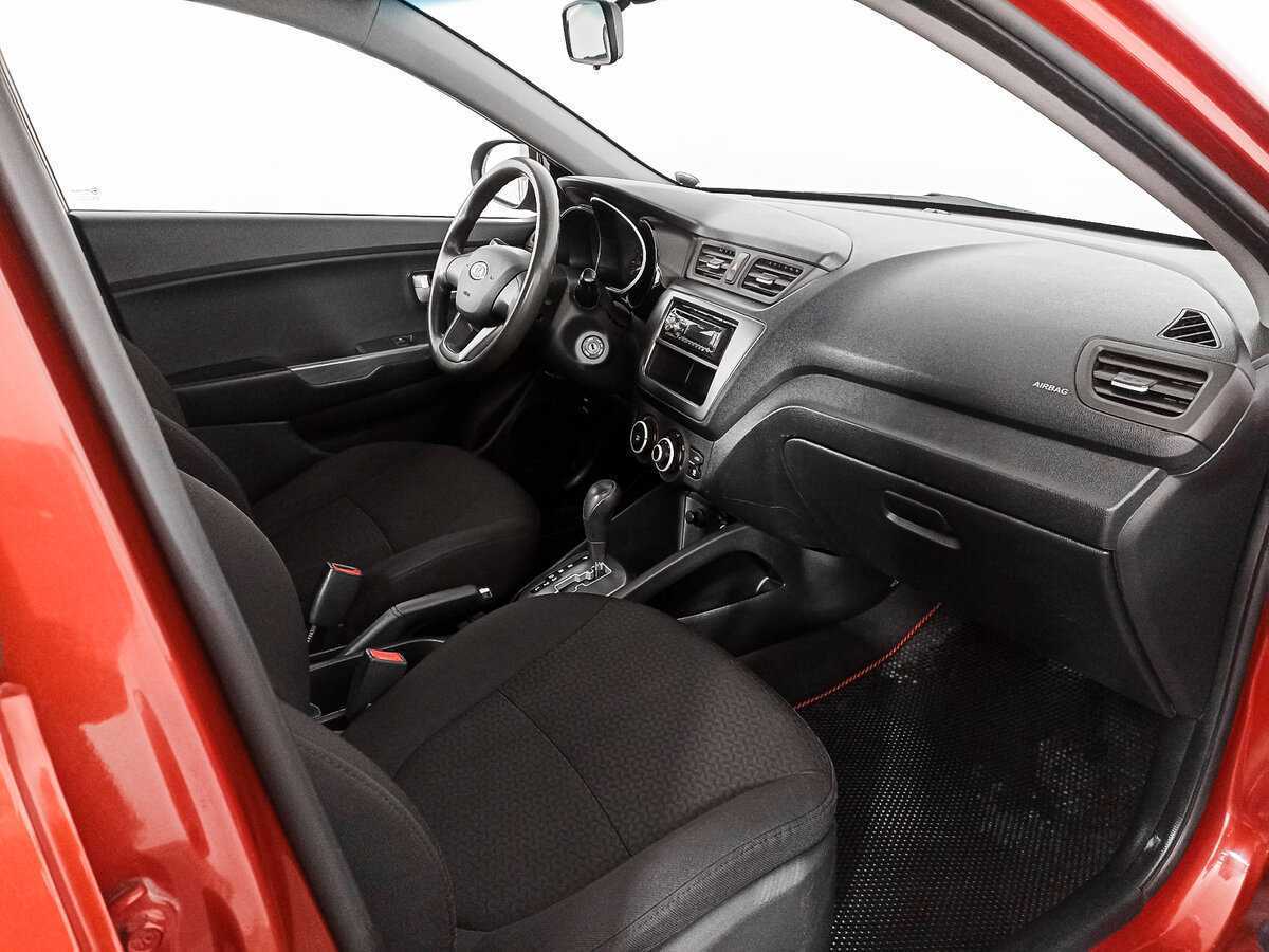 Kia Rio с пробегом — 2012 год. Фото: #9