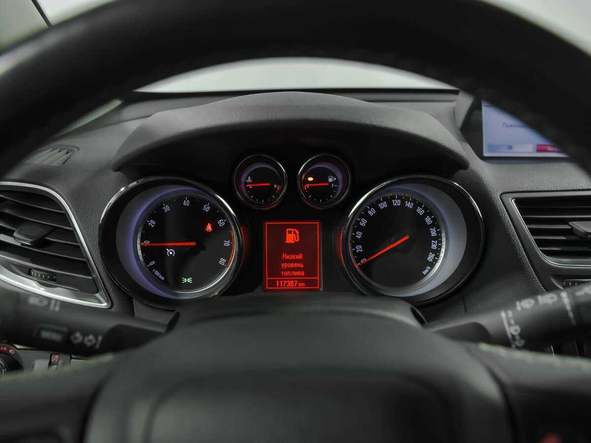 Opel Mokka с пробегом — 2013 год. Фото: #6