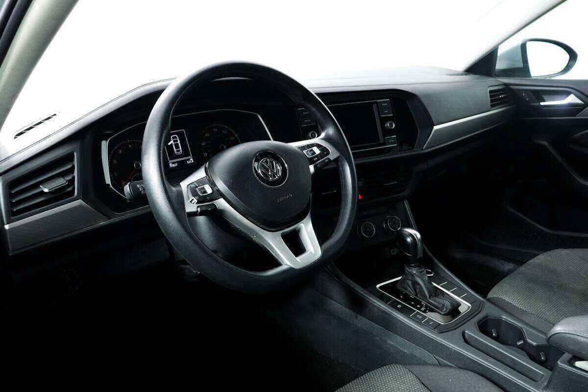 Volkswagen Jetta с пробегом — 2019 год. Фото: #12