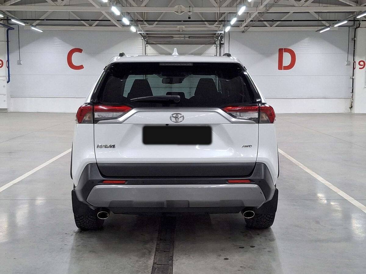 Toyota RAV4 с пробегом — 2021 год. Фото: #5