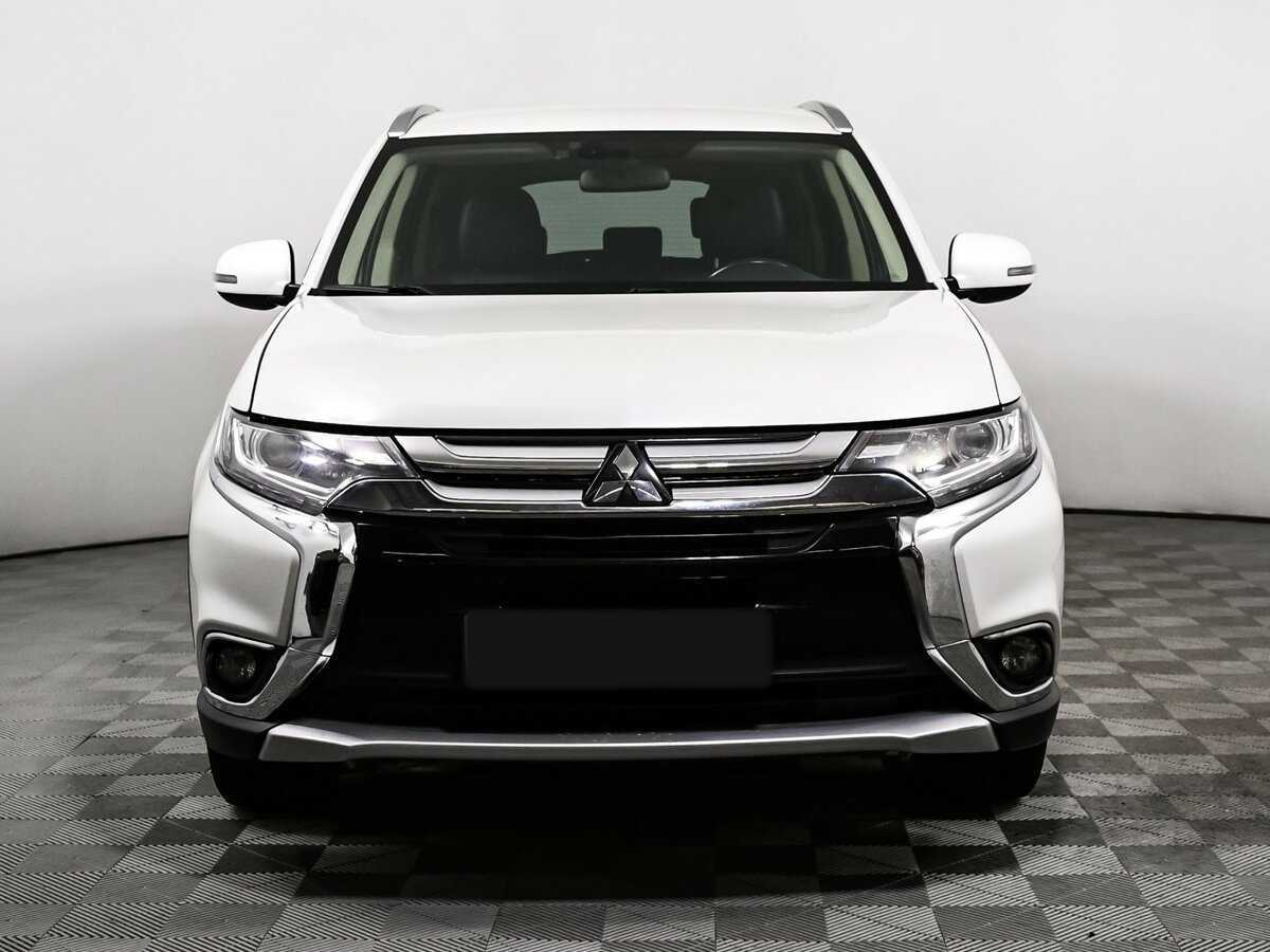 Mitsubishi Outlander с пробегом — 2017 год. Фото: #1