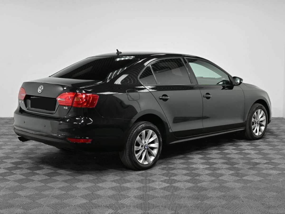 Volkswagen Jetta с пробегом — 2012 год. Фото: #1