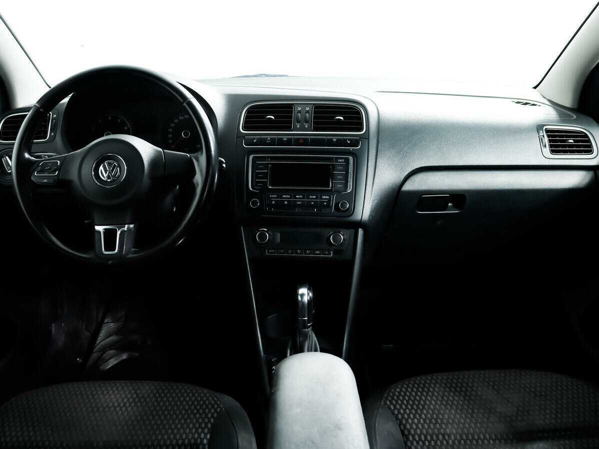 Volkswagen Polo с пробегом — 2012 год. Фото: #10