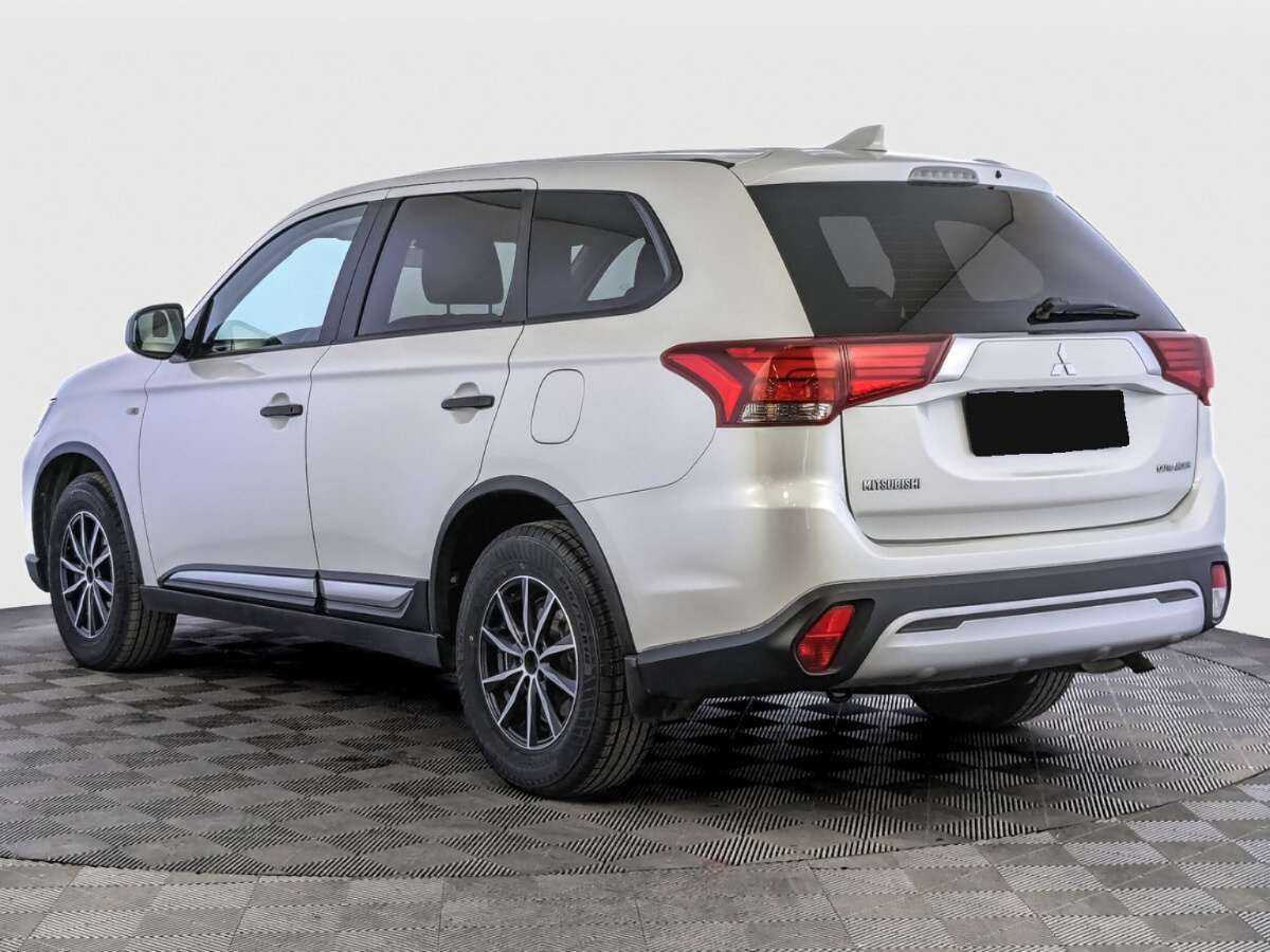 Mitsubishi Outlander с пробегом — 2019 год. Фото: #6