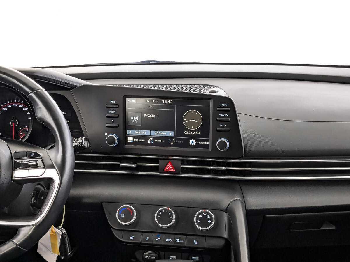 Hyundai Elantra с пробегом — 2022 год. Фото: #12