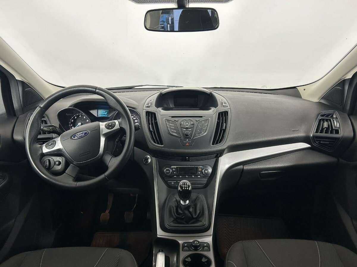 Ford Kuga с пробегом — 2015 год. Фото: #6