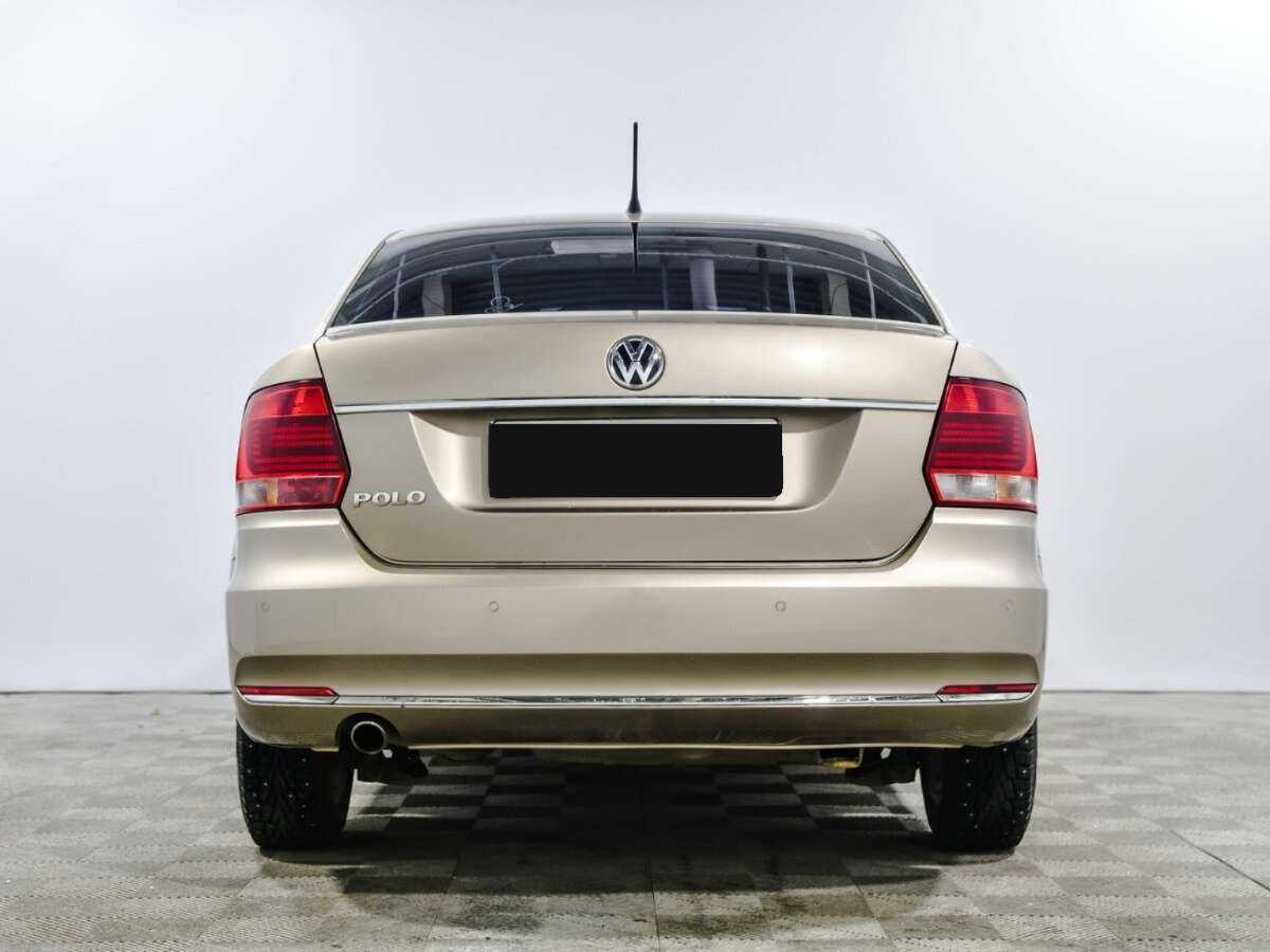 Volkswagen Polo с пробегом — 2015 год. Фото: #4