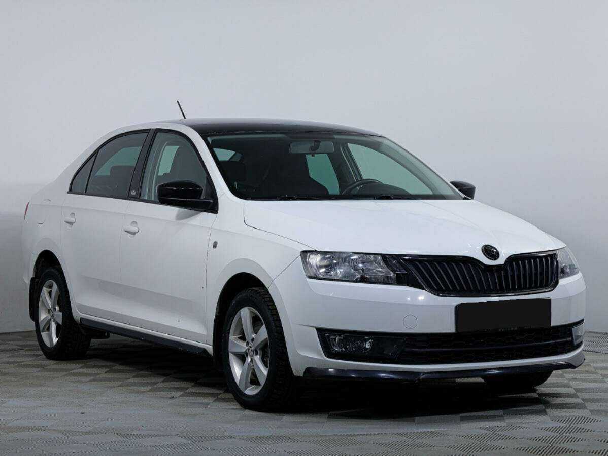Skoda Rapid с пробегом — 2015 год. Фото: #2