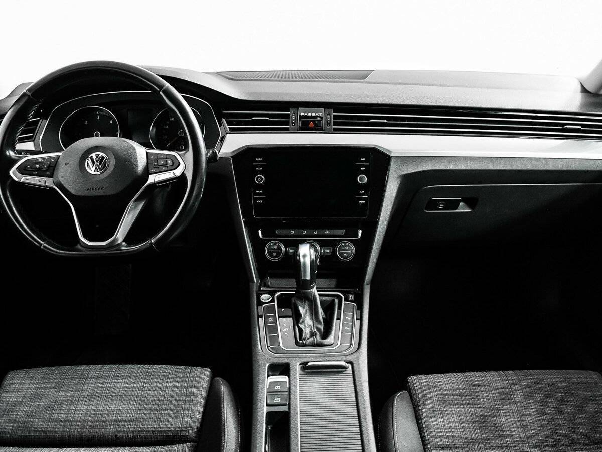 Volkswagen Passat с пробегом — 2019 год. Фото: #10