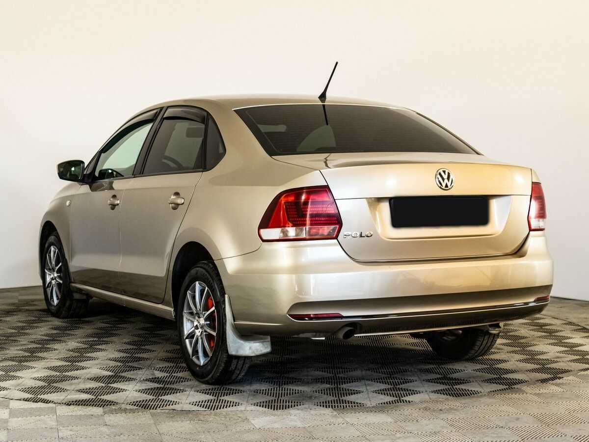 Volkswagen Polo с пробегом — 2016 год. Фото: #6