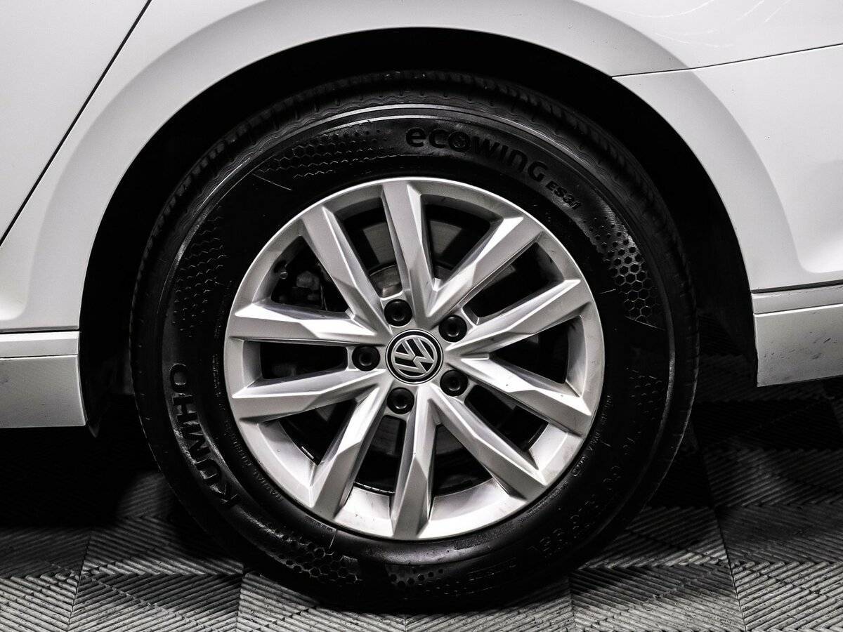 Volkswagen Passat с пробегом — 2018 год. Фото: #13
