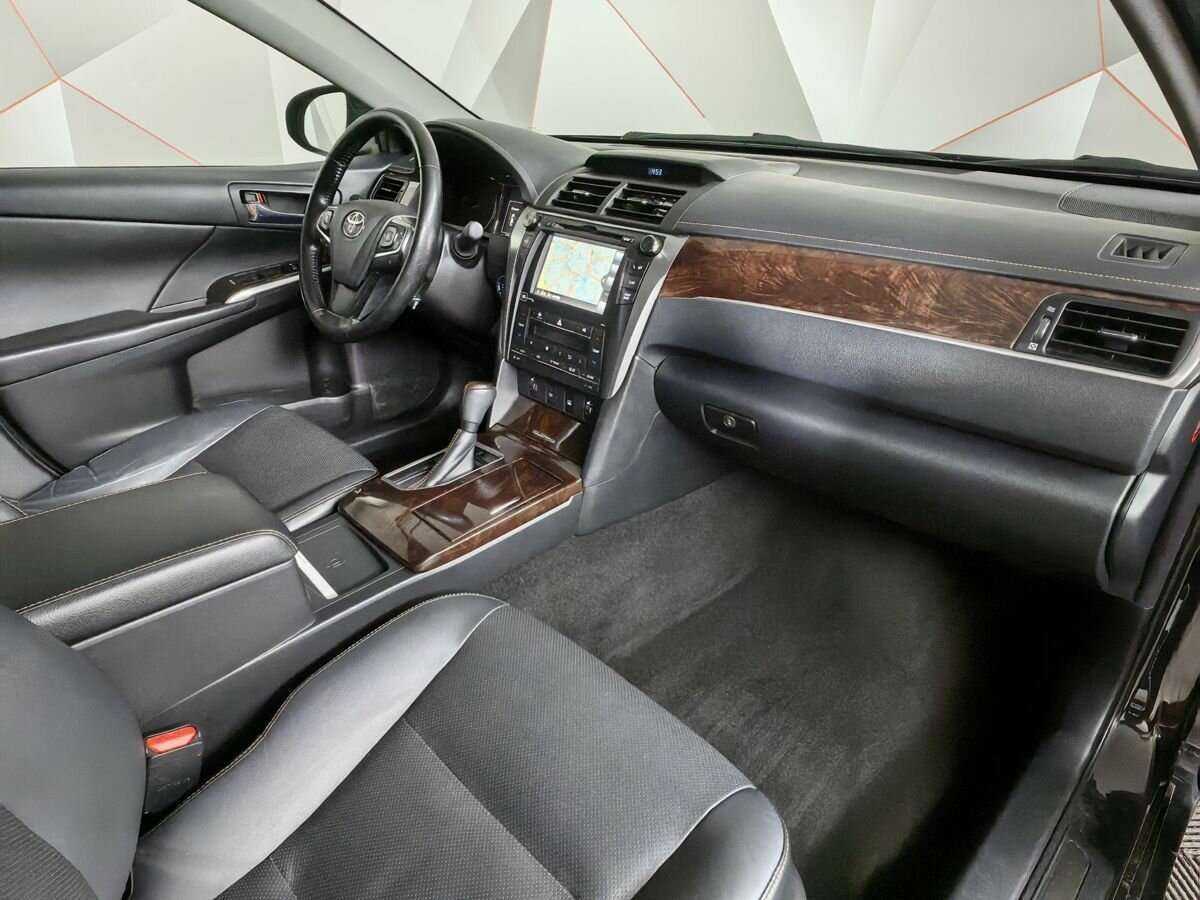 Toyota Camry с пробегом — 2017 год. Фото: #8
