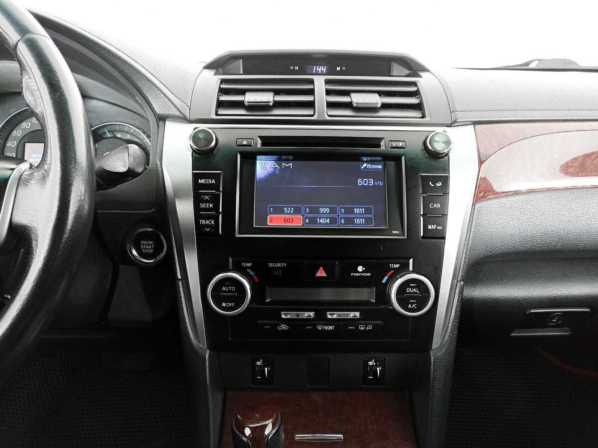 Toyota Camry с пробегом — 2014 год. Фото: #10