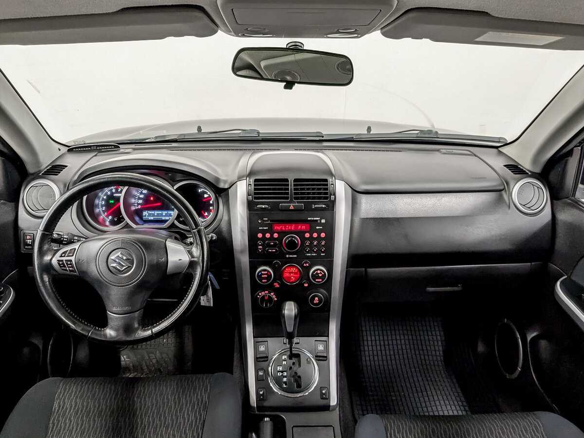 Suzuki Grand Vitara с пробегом — 2012 год. Фото: #13