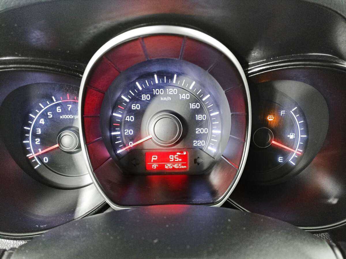 Kia Rio с пробегом — 2015 год. Фото: #10