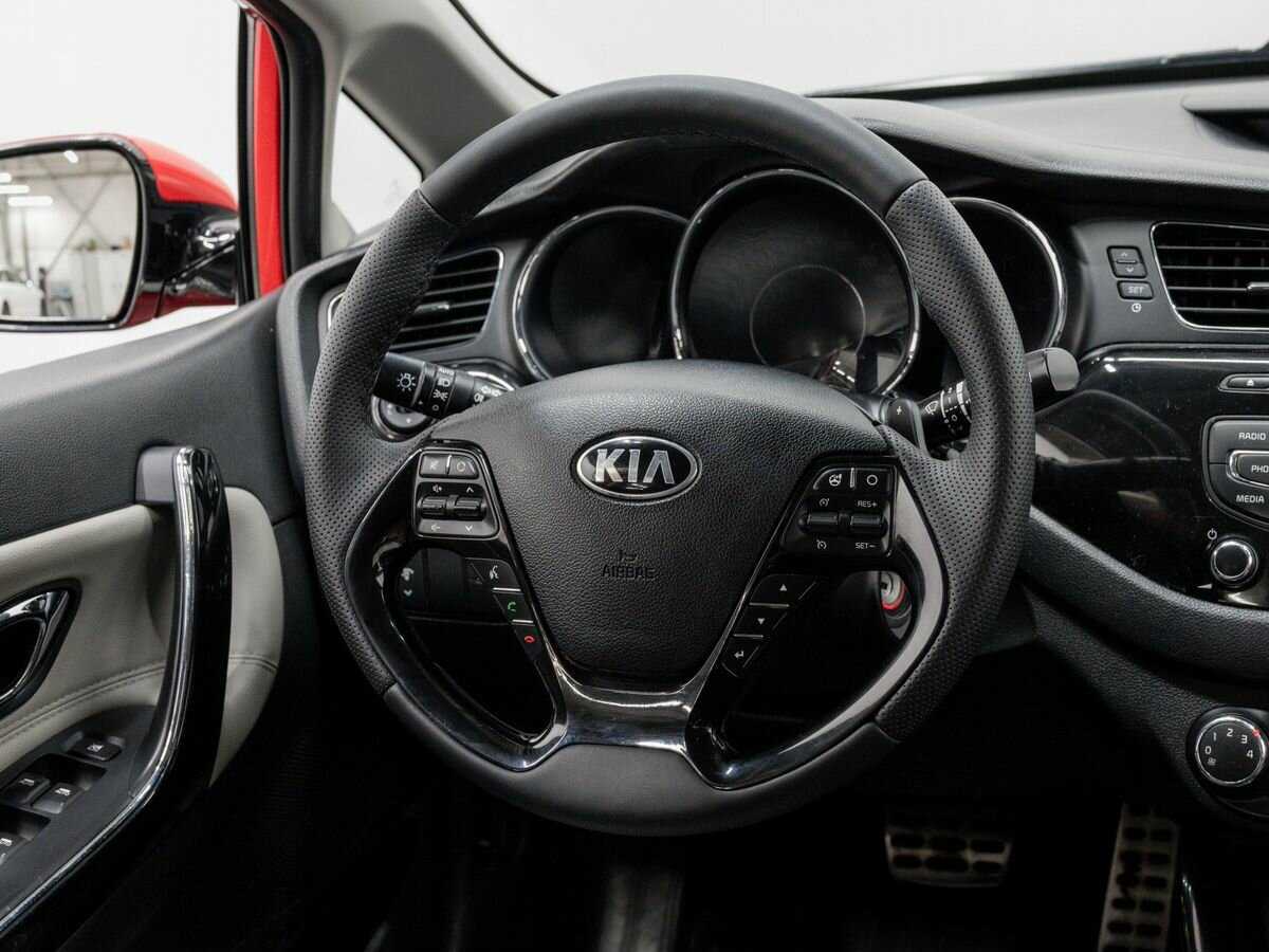 Kia Ceed с пробегом — 2014 год. Фото: #11