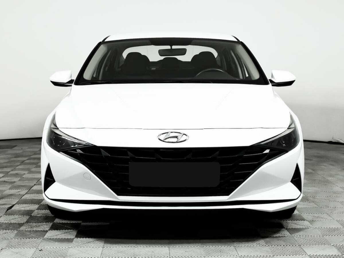 Hyundai Elantra с пробегом — 2022 год. Фото: #1