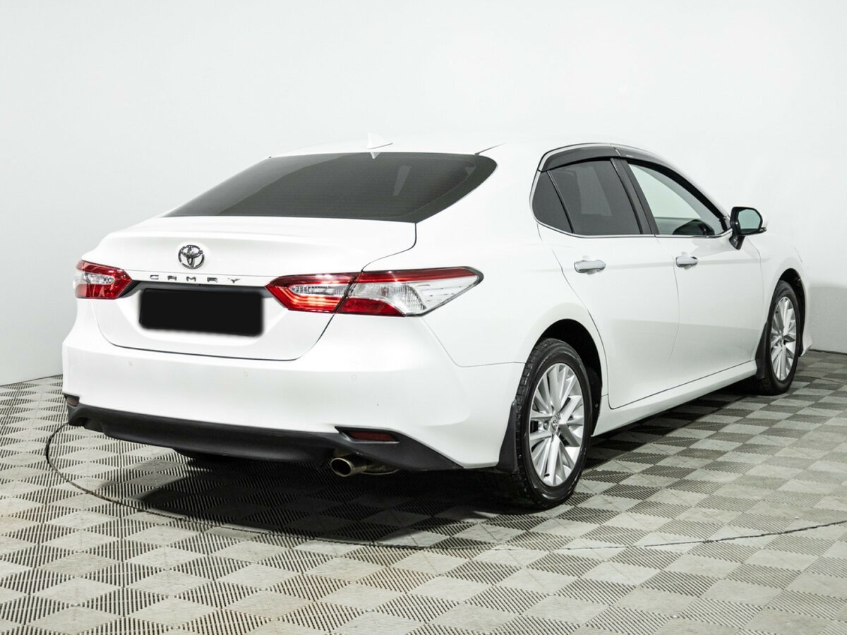 Toyota Camry с пробегом — 2021 год. Фото: #3