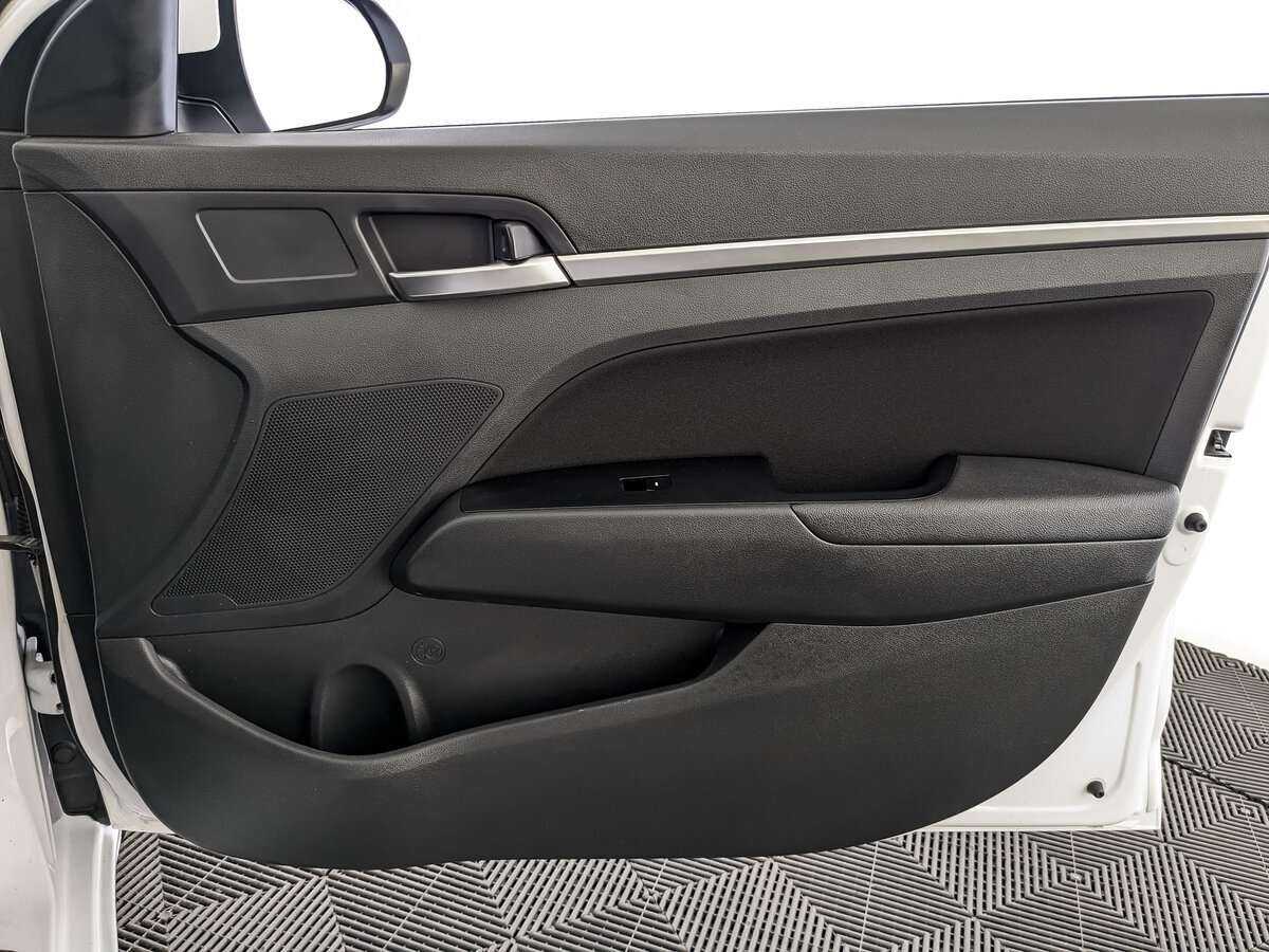 Hyundai Elantra с пробегом — 2020 год. Фото: #20