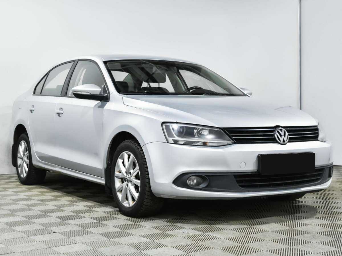 Volkswagen Jetta с пробегом — 2012 год. Фото: #2