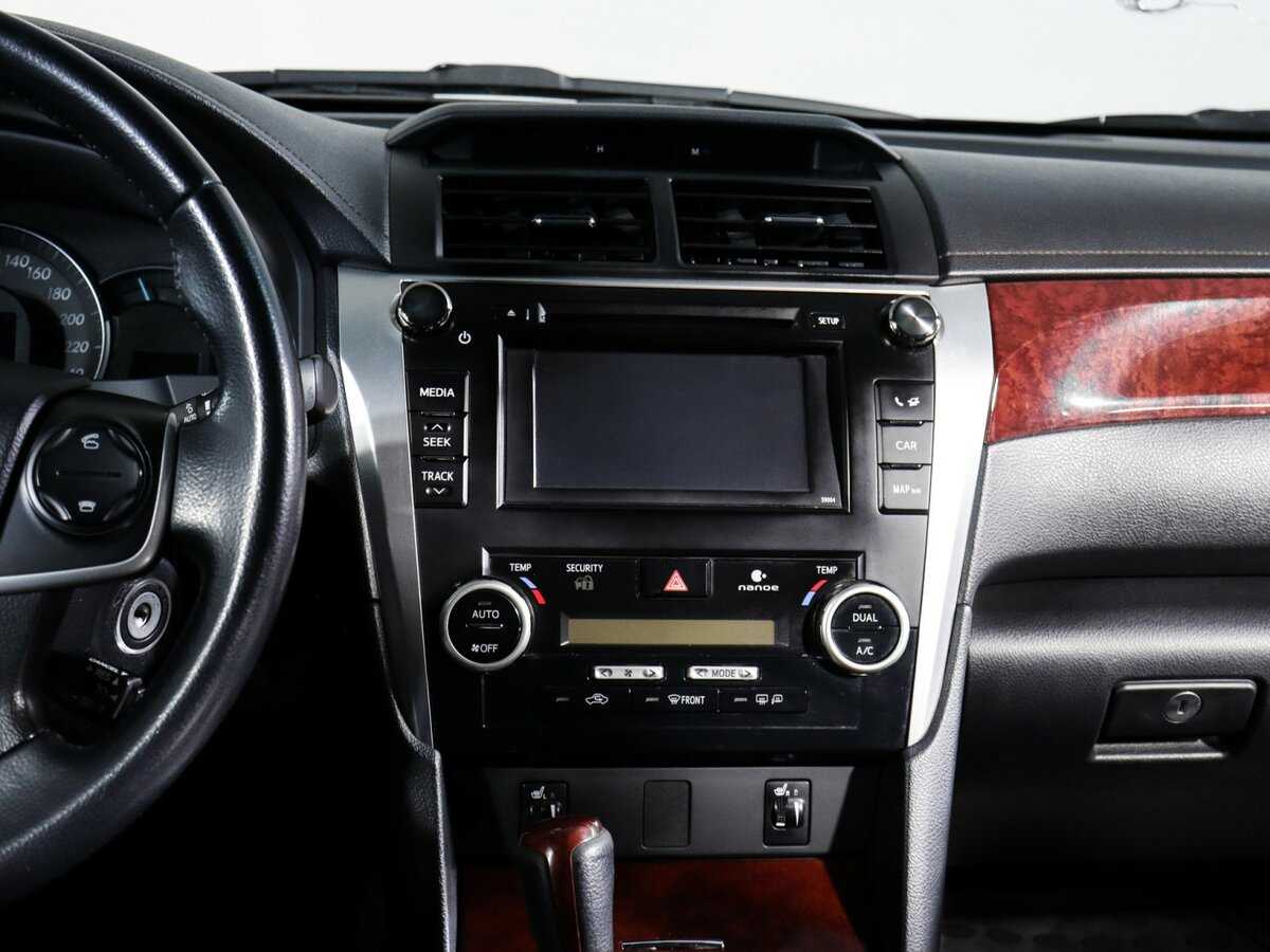 Toyota Camry с пробегом — 2013 год. Фото: #9