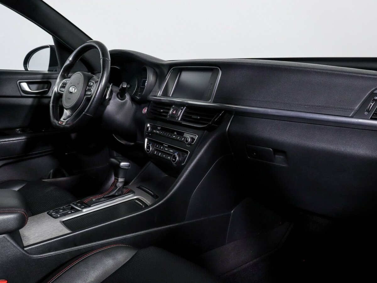 Kia Optima с пробегом — 2016 год. Фото: #6