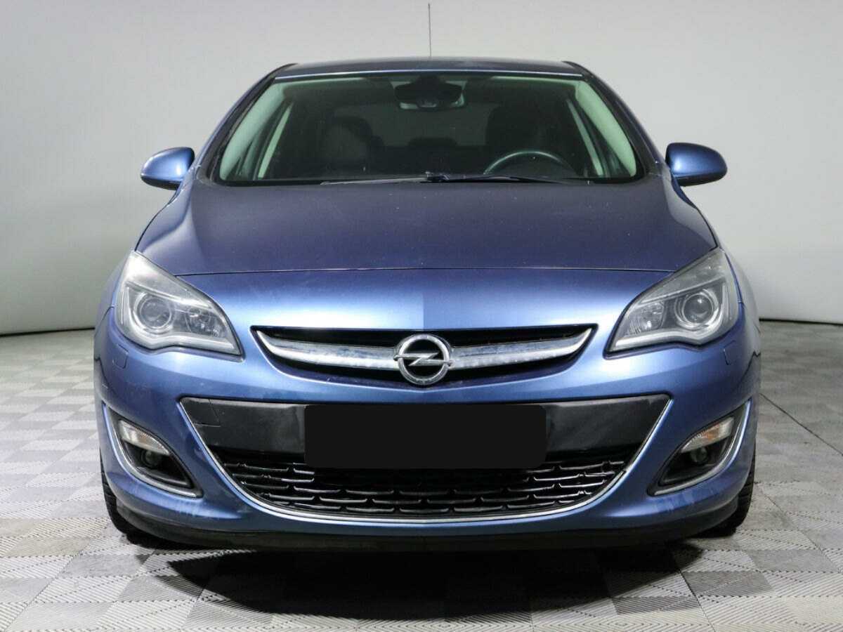 Opel Astra с пробегом — 2014 год. Фото: #1