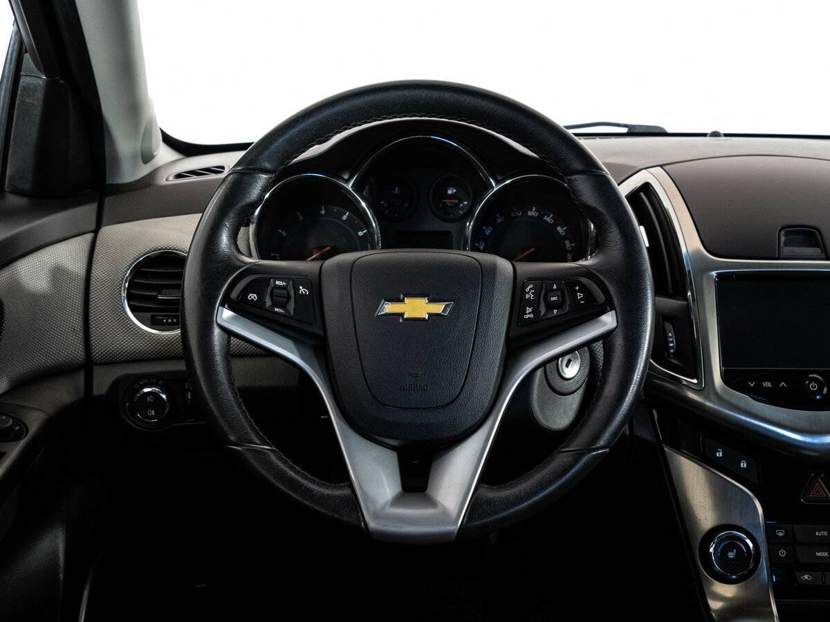 Chevrolet Cruze с пробегом — 2014 год. Фото: #11