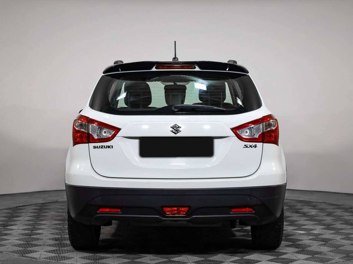 Suzuki SX4 с пробегом — 2017 год. Фото: #4