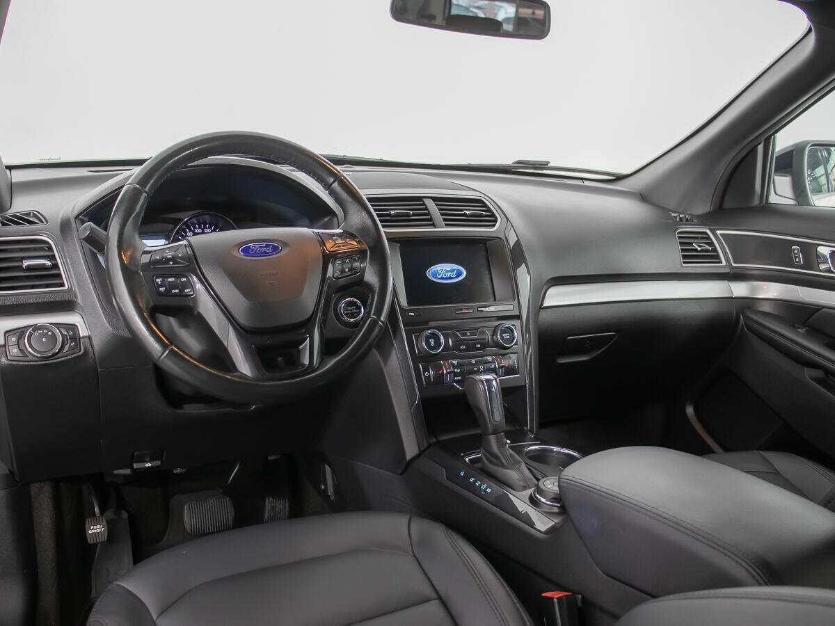 Ford Explorer с пробегом — 2017 год. Фото: #12