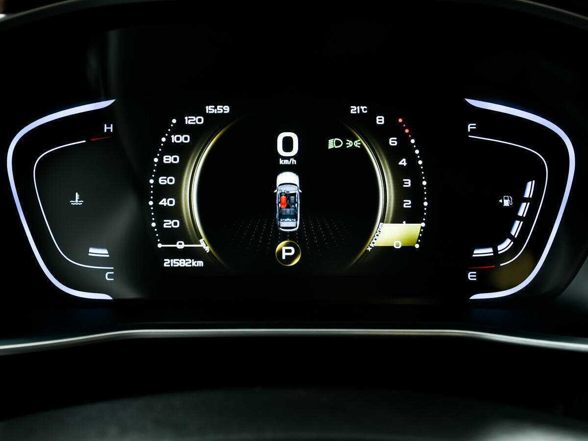 Geely Coolray с пробегом — 2022 год. Фото: #9