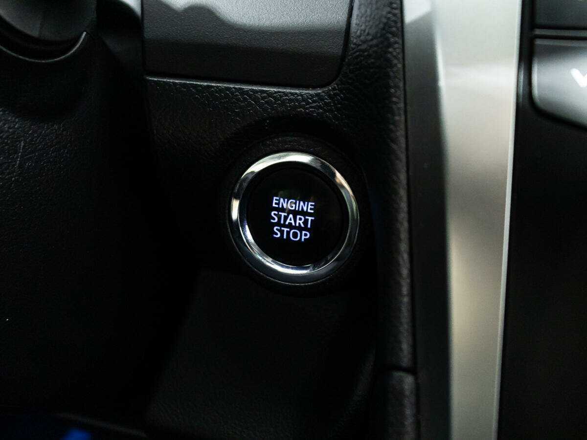 Toyota Camry с пробегом — 2017 год. Фото: #16