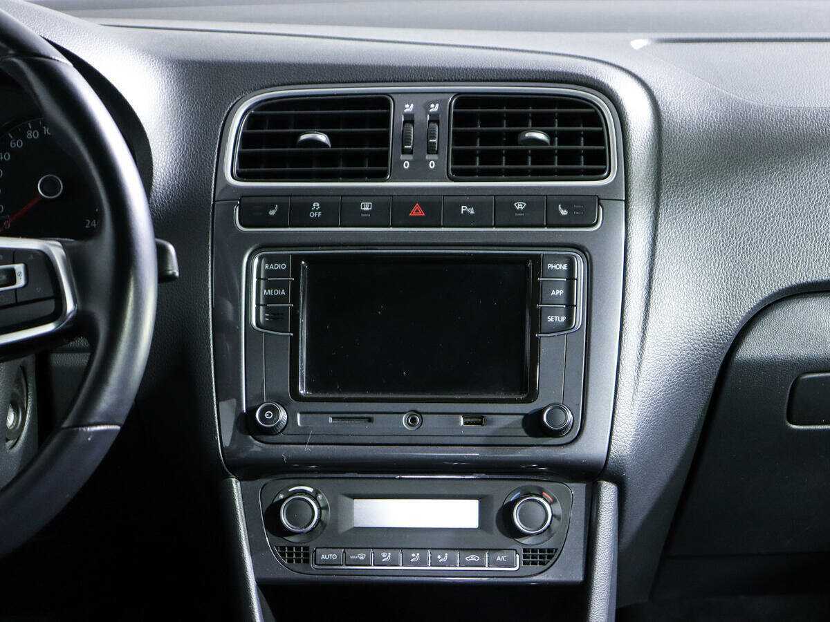 Volkswagen Polo с пробегом — 2019 год. Фото: #12