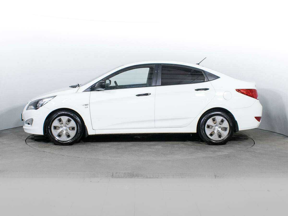 Hyundai Solaris с пробегом — 2015 год. Фото: #7