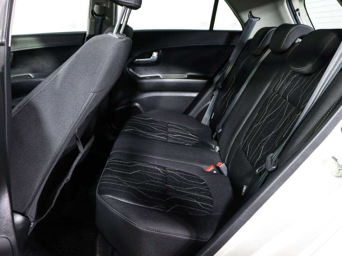 Kia Picanto с пробегом — 2016 год. Фото: #9