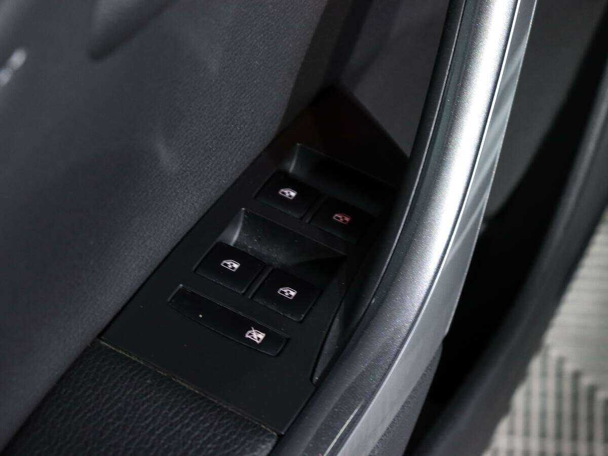 Opel Astra с пробегом — 2013 год. Фото: #14