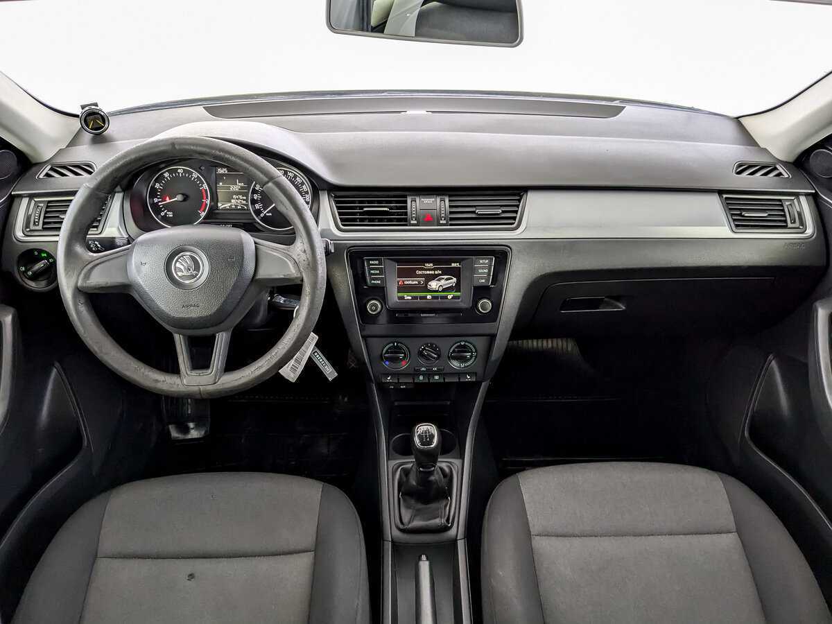 Skoda Rapid с пробегом — 2017 год. Фото: #13