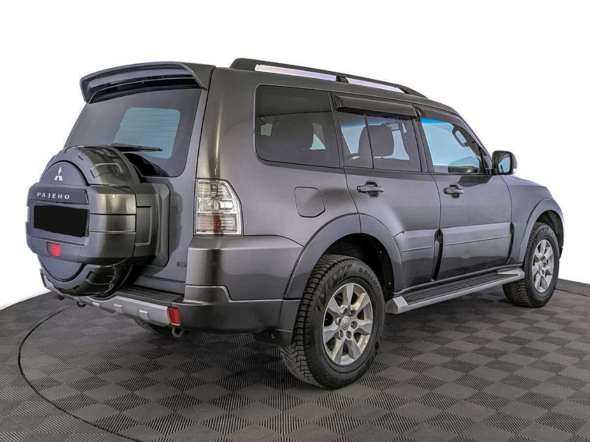 Mitsubishi Pajero с пробегом — 2013 год. Фото: #4