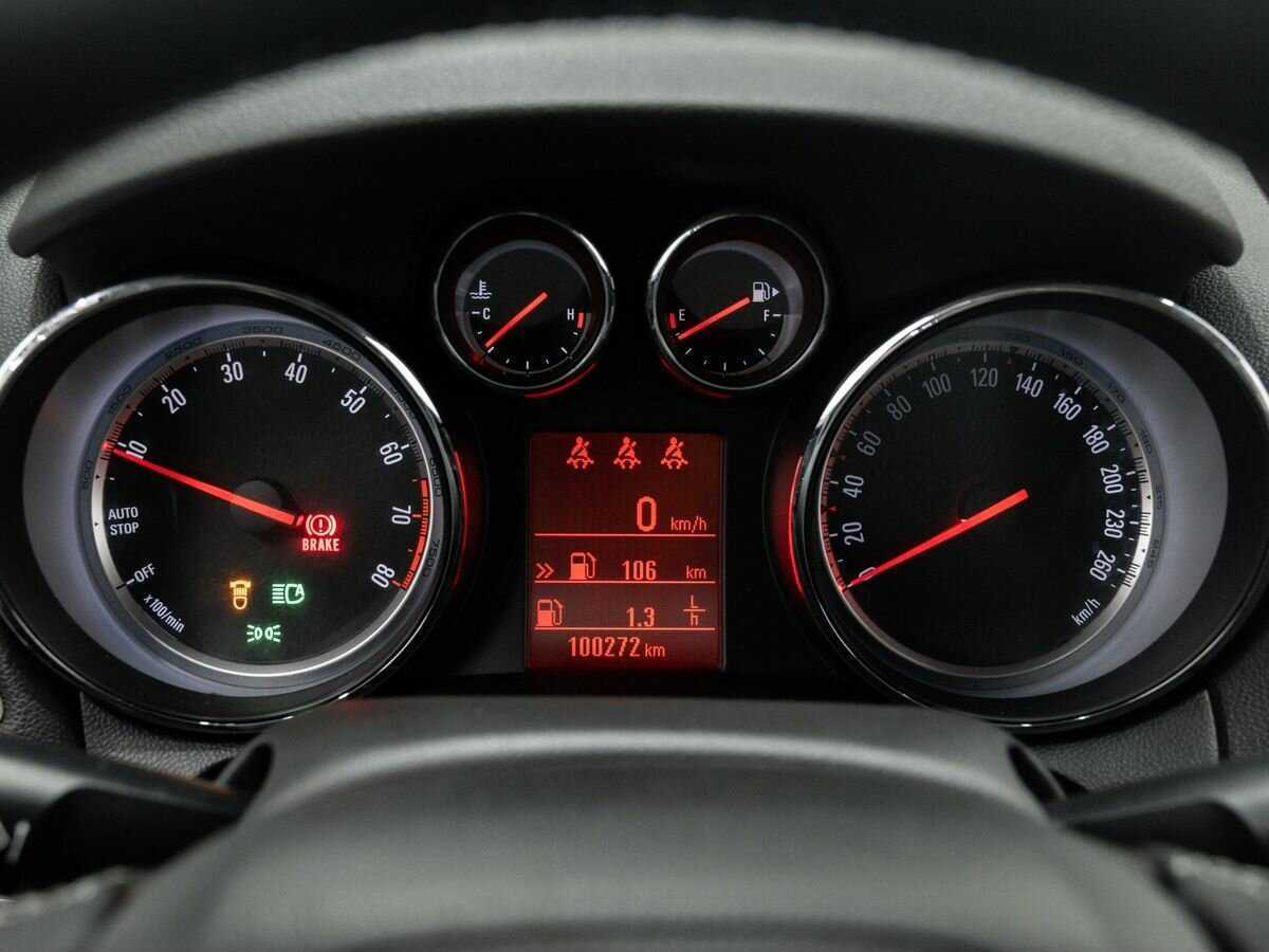 Opel Mokka с пробегом — 2012 год. Фото: #19