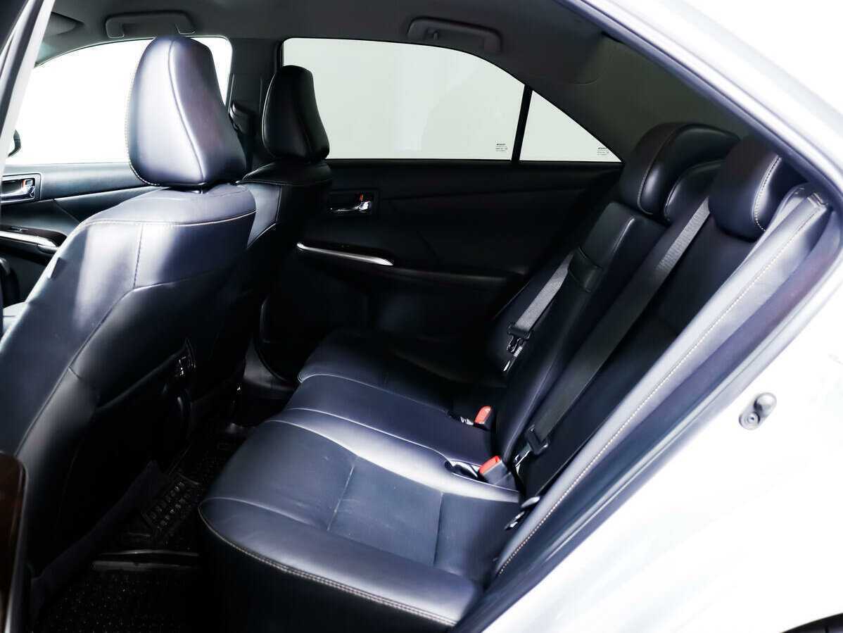 Toyota Camry с пробегом — 2015 год. Фото: #11