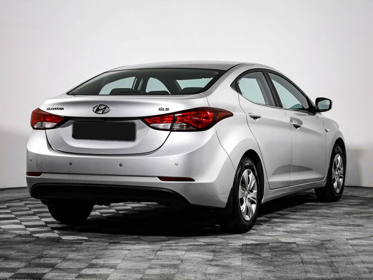 Hyundai Elantra с пробегом — 2015 год. Фото: #3