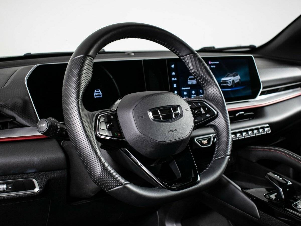 Geely Coolray с пробегом — 2023 год. Фото: #11