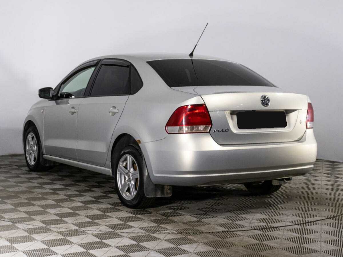 Volkswagen Polo с пробегом — 2013 год. Фото: #6