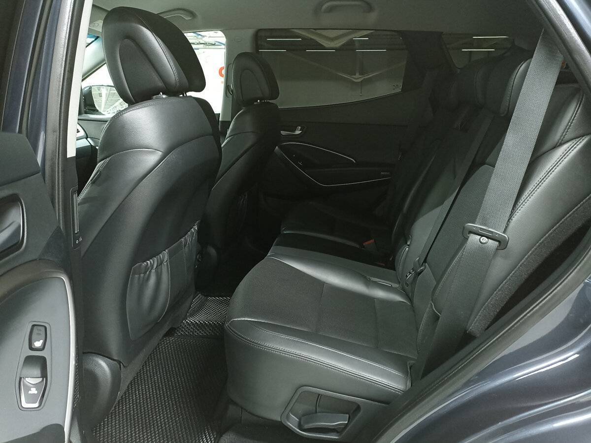Hyundai Santa Fe с пробегом — 2015 год. Фото: #11