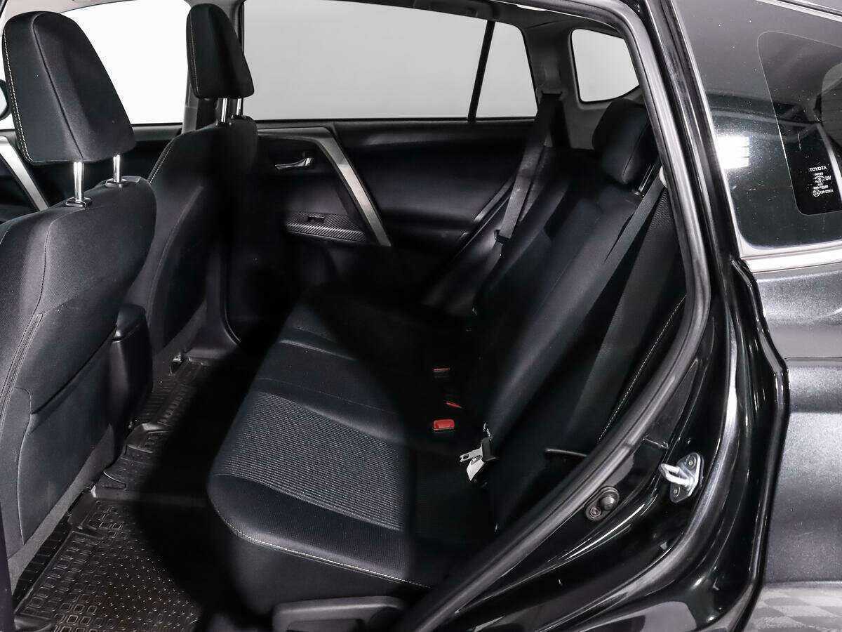 Toyota RAV4 с пробегом — 2013 год. Фото: #9