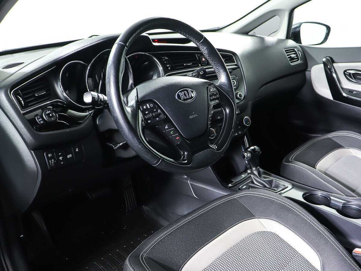 Kia Ceed с пробегом — 2015 год. Фото: #12